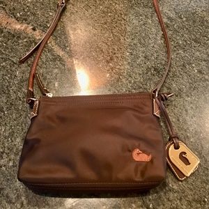 DOONIE & BOURKE NYLON TOP ZIP POUCHETTE CROSSBODY PURSE